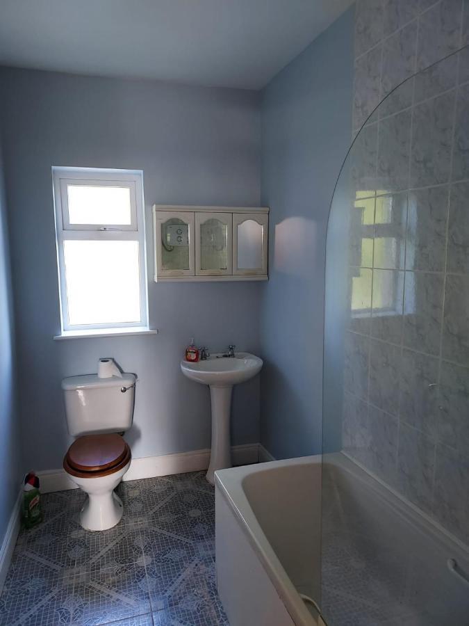 Two Bed Bungalow With Sunroom And Stunning Views *