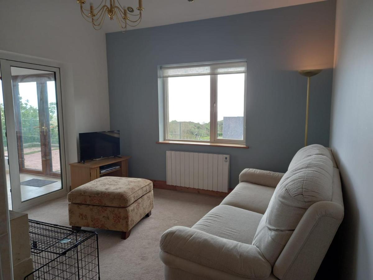 Two Bed Bungalow With Sunroom And Stunning Views Holiday home