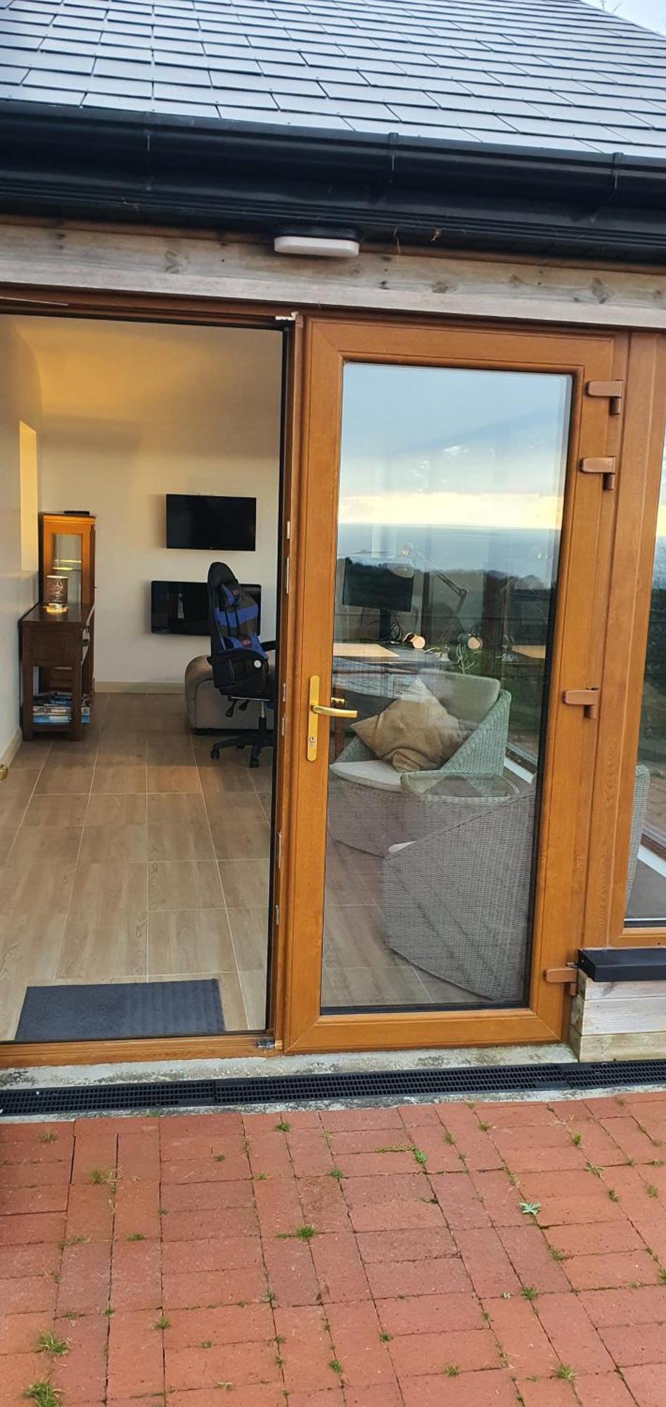 Two Bed Bungalow With Sunroom And Stunning Views